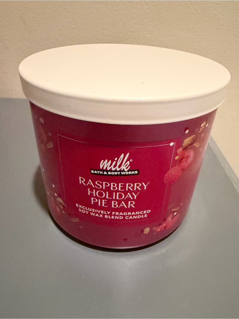 Bath & Body Works x Milk Bar Raspberry Holiday Pie Bar 3 Wick Candle NEW